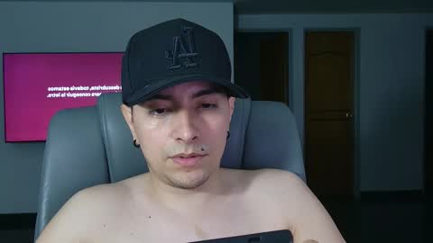 Snapshot of jhoan_saenz chatting on 11.14.25 Jhoan Saenz online show from 11.14.25