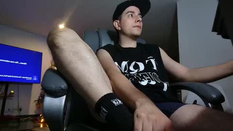 Snapshot of jhoan_saenz chatting on 12.03.25 Jhoan Saenz online show from 12.03.25