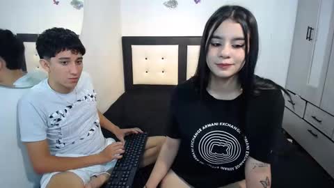 Snapshot of jhon_and_nicolle chatting on 11.18.25 Jhon and nicolle online show from 11.18.25