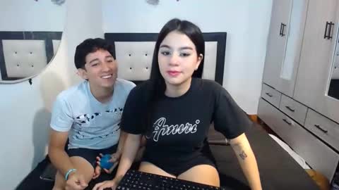 Snapshot of jhon_and_nicolle chatting on 11.26.25 Jhon and nicolle online show from 11.26.25