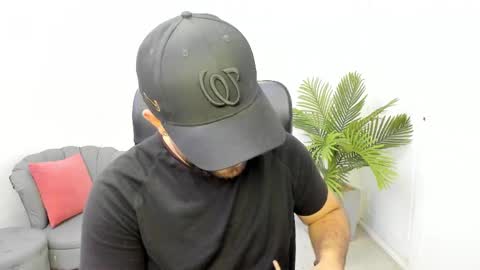 Snapshot of jhon_bear02 chatting on 02.18.25 John Bear.... online show from 02.18.25