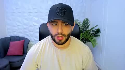 Snapshot of jhon_bear02 chatting on 02.19.25 John Bear.... online show from 02.19.25