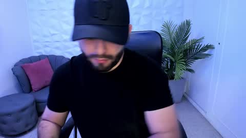 Snapshot of jhon_bear02 chatting on 02.20.25 John Bear.... online show from 02.20.25