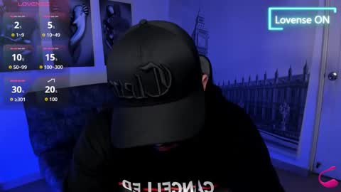 Snapshot of jhon_bear02 chatting on 10.06.25 John Bear.... online show from 10.06.25