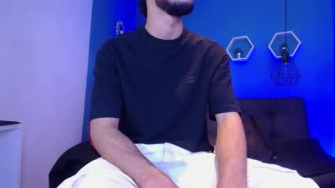 Snapshot of jhon_malo chatting on 12.22.25 jhon_malo online show from 12.22.25