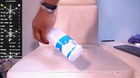 Snapshot of jhonblacke chatting on 01.31.25 jhon online show from 01.31.25