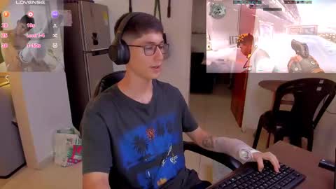 Snapshot of jhonleving chatting on 02.24.25 Jack online show from 02.24.25