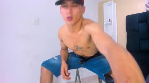 Snapshot of jhonn_rhyss chatting on 01.18.25 Jhon online show from 01.18.25