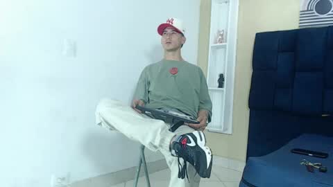 Snapshot of jhonn_rhyss chatting on 02.23.25 Jhon online show from 02.23.25