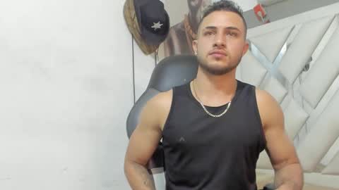 Snapshot of jhonny_flames7 chatting on 02.02.25 jhonny online show from 02.02.25