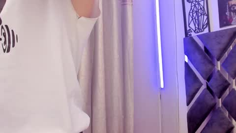 Snapshot of jhonny_flames7 chatting on 03.12.25 jhonny online show from 03.12.25