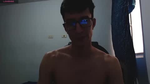 Snapshot of jhonny_hot_s chatting on 02.14.25 Jhonny independent model online show from 02.14.25