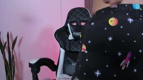 Snapshot of jhors_silv chatting on 09.12.25 Jhors online show from 09.12.25