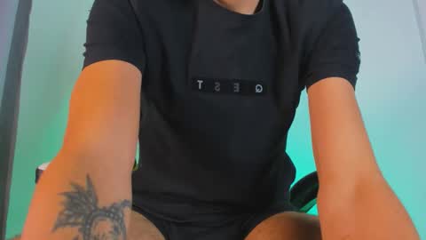 Snapshot of jhors_silv chatting on 10.18.25 Jhors online show from 10.18.25