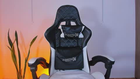 Snapshot of jhors_silv chatting on 11.02.25 Jhors online show from 11.02.25