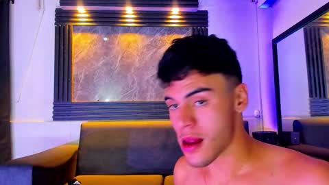 jhostin_1 online show from 11.21.25