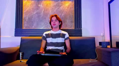 jhostin_1 online show from 11.22.25