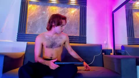 jhostin_1 online show from 11.24.25