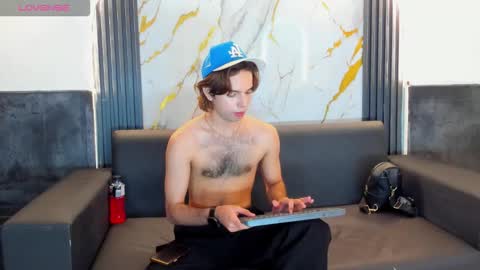 jhostin_1 online show from 12.04.25