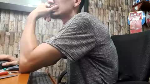 Snapshot of jhosuamoore chatting on 02.25.26 Jhosuamoore online show from 02.25.26