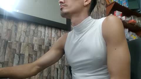 Snapshot of jhosuamoore chatting on 05.16.26 Jhosuamoore online show from 05.16.26