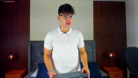 jhoumod_21 online show from 11.16.25