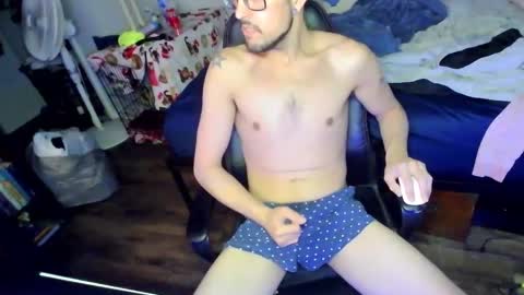 Snapshot of jhp_kinky_2000 chatting on 01.15.25 kinky party boy online show from 01.15.25