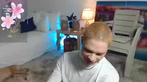 Snapshot of jhuan_cute chatting on 09.24.25 Jhuan Nhez online show from 09.24.25