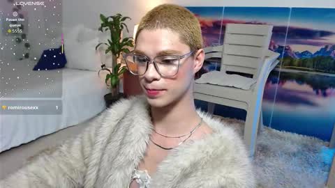 Snapshot of jhuan_cute chatting on 10.01.25 Jhuan Nhez online show from 10.01.25