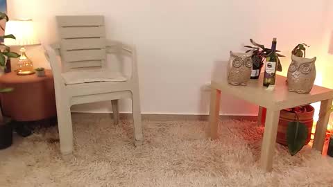 Snapshot of jhuan_cute chatting on 10.29.25 Jhuan Nhez online show from 10.29.25