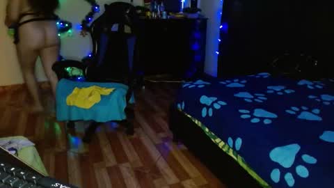 Jhulia online show from 12.18.24