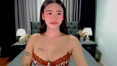 jhuliana_and_charles_room online show from 05.19.26