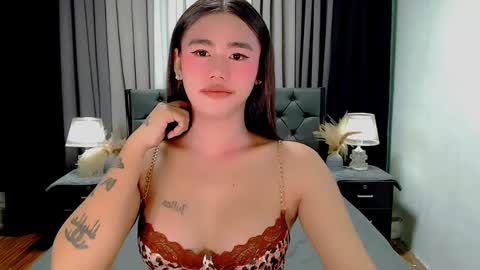 Snapshot of jhulianagrey chatting on 05.19.26 julie online show from 05.19.26