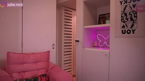 Snapshot of jhulysex chatting on 10.17.25 jhulysex online show from 10.17.25