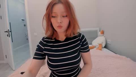 Snapshot of ji_yon_1 chatting on 10.19.25 yuna online show from 10.19.25