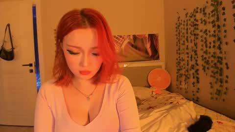 Snapshot of ji_yon_1 chatting on 11.16.25 yuna online show from 11.16.25