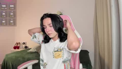 Jiggly online show from 10.11.25