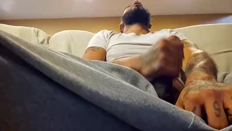 Snapshot of jillyjang202 chatting on 11.07.25 HoopersRelease online show from 11.07.25