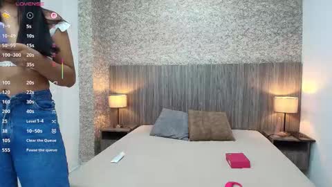 Jimena Salazar online show from 02.08.26