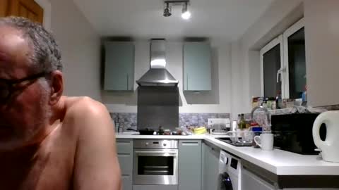 Snapshot of jimmybenido chatting on 12.12.24 Jim Redgewell online show from 12.12.24