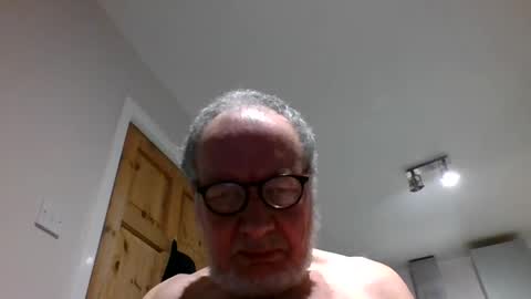 Snapshot of jimmybenido chatting on 01.04.25 Jim Redgewell online show from 01.04.25