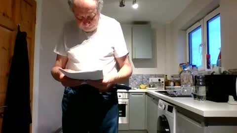 Snapshot of jimmybenido chatting on 02.10.25 Jim Redgewell online show from 02.10.25