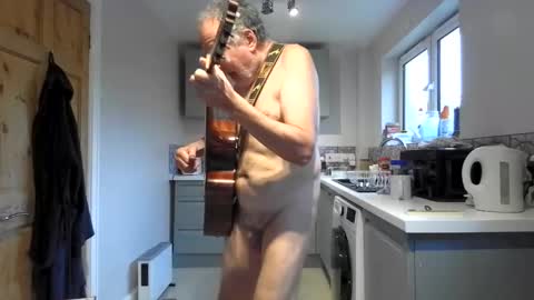 Snapshot of jimmybenido chatting on 09.10.25 Jim Redgewell online show from 09.10.25