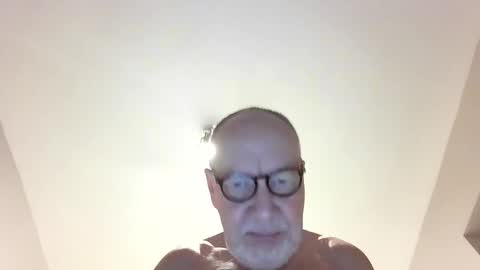 Snapshot of jimmybenido chatting on 11.10.25 Jim Redgewell online show from 11.10.25