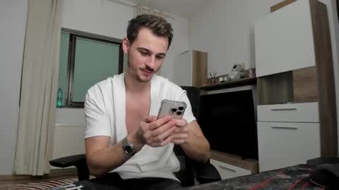 Snapshot of jimmys_style chatting on 11.15.25 AlphaJimmy online show from 11.15.25