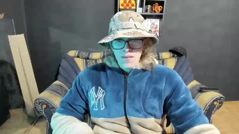 Snapshot of jinnbook chatting on 12.04.24 JinnBook online show from 12.04.24