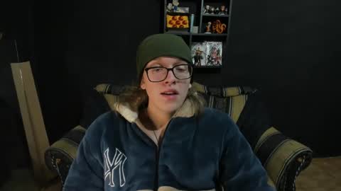 Snapshot of jinnbook chatting on 12.13.24 JinnBook online show from 12.13.24