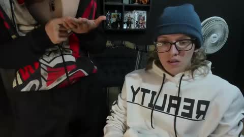 Snapshot of jinnbook chatting on 12.22.24 JinnBook online show from 12.22.24