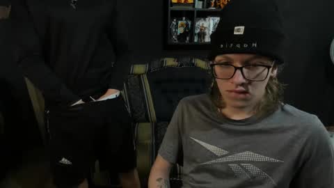 Snapshot of jinnbook chatting on 01.04.25 JinnBook online show from 01.04.25