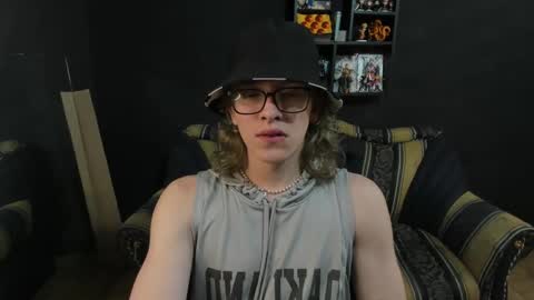 Snapshot of jinnbook chatting on 01.07.25 JinnBook online show from 01.07.25